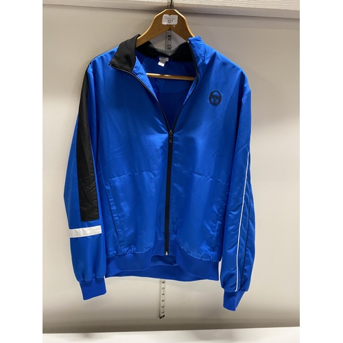 527 - A Sergio Tacchini jacket size L