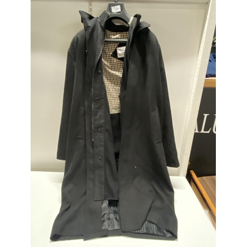 533 - A Giorgio Armani coat size XXL