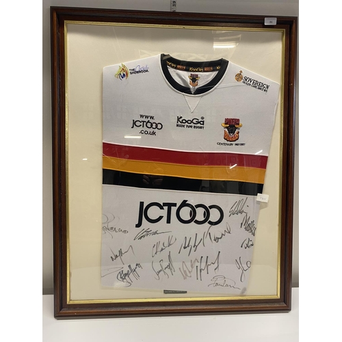 86 - A framed Bradford Bulls Rugby League signed shirt 96x77cm, shipping unavailable