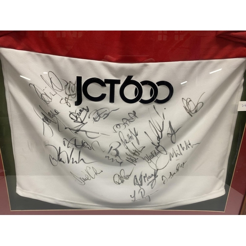 87 - A framed Bradford Bulls Rugby Leaque signed shirt 96x77cm, shipping unavailable