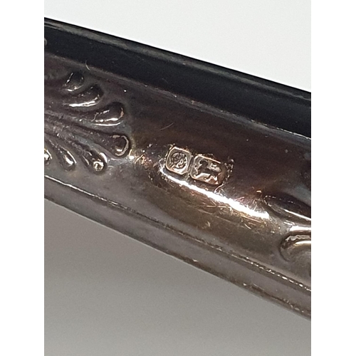 183 - A boxed cake serving set with hallmarked silver handles