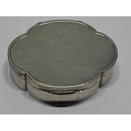 237 - A Continental silver snuff box. Weight 56.18 grams.