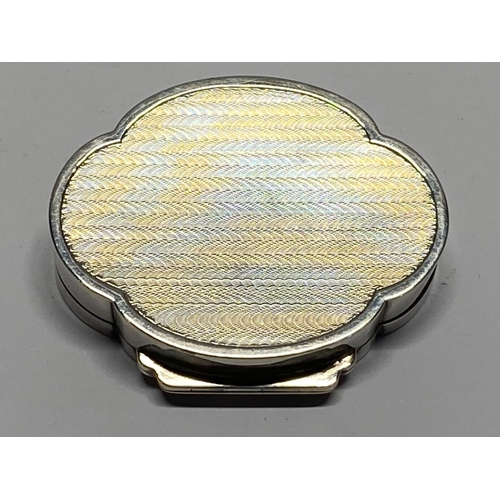 237 - A Continental silver snuff box. Weight 56.18 grams.