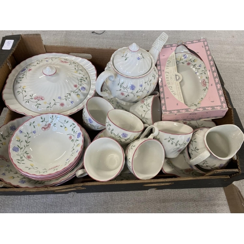 691 - A Johnson Brothers Summer Chintz bone china dinner/tea service, shipping unavailable