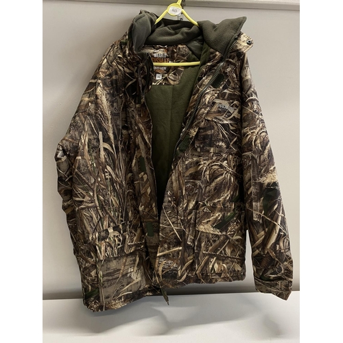 625 - A men's Pro Logic camouflage fishing jacket size XL