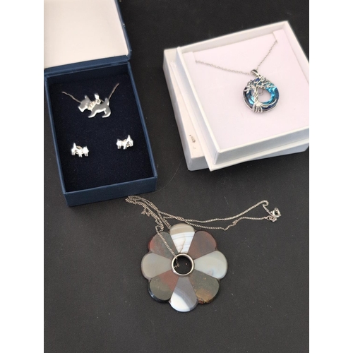 108 - Two Boxed Silver Jewellery sets and a Scottish Agate Pendant on 925 Chain