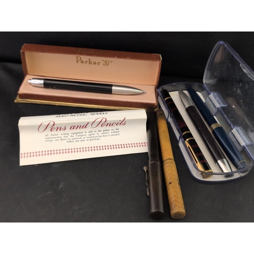 111 - A Collection of Vintage Fountain Pens, including a Parker '51'