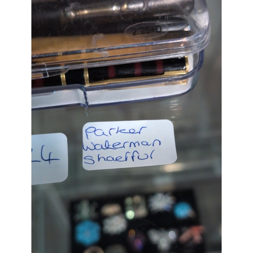 111 - A Collection of Vintage Fountain Pens, including a Parker '51'