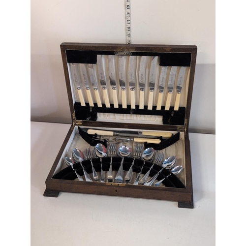75 - A Post-1936 Cased Canteen of Cutlery by Vin Bros Ltd., Sheffield