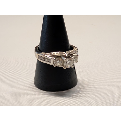 169 - A 14ct White Gold Diamond Three-Stone Ring 7.21g