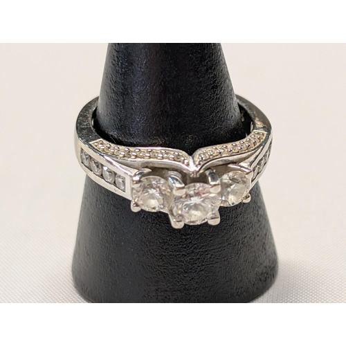 169 - A 14ct White Gold Diamond Three-Stone Ring 7.21g