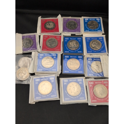 131 - A Collection of Modern British Commemorative Crowns and £5 Coins