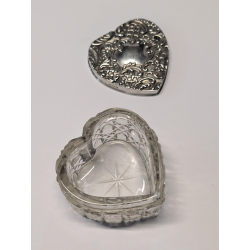 152 - An Edwardian Sterling Silver and Cut Crystal Heart-Shaped Trinket Box, Birmingham 1900. H 6.5cm, L 8... 