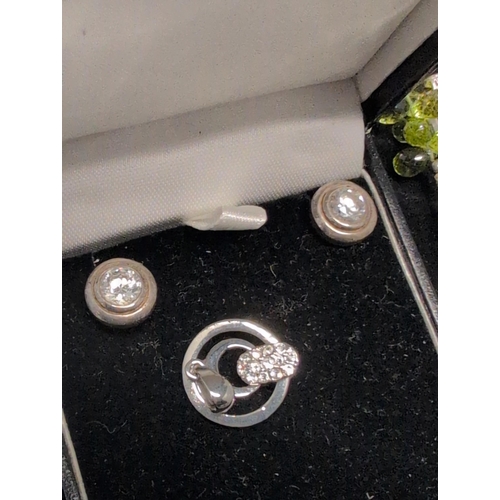 143 - A Collection of Sterling Silver Jewellery