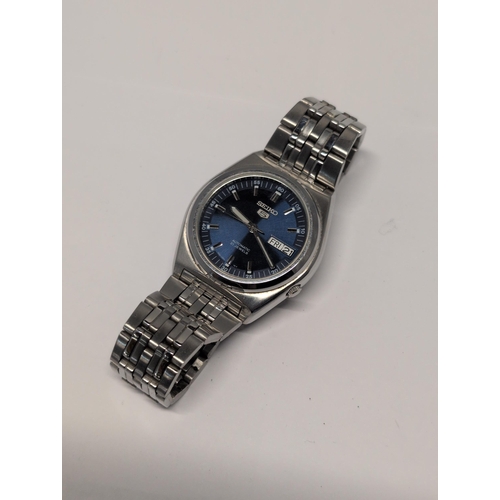 165 - Seiko 5 SNK647 7S26-02E0 Automatic Day-Date Wristwatch, Working