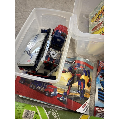 A Collection of Vintage and Contemporary Toys and Annuals including ...