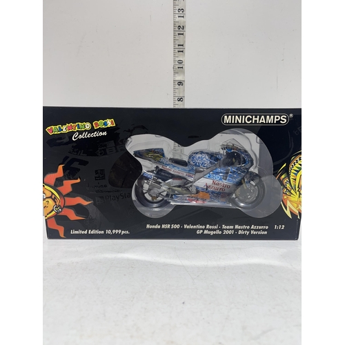 11 - Minichamps 1:12 Honda NSR 500 Valentino Rossi Team Nastro Azzurro GP Mugello 2001 Dirty Version