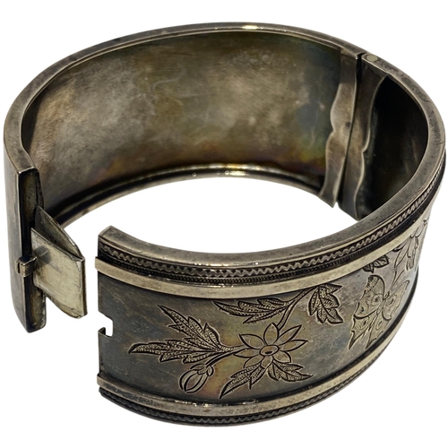 109 - Antique Victorian Aesthetic Movement Sterling Silver Engraved Hinged Bangle Bracelet