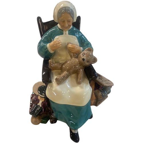 91 - A Royal Doulton Porcelain Figurine Nanny HN 2221. H - 17cm