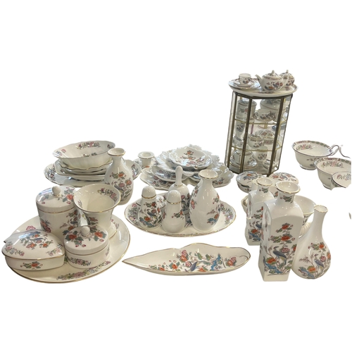 351 - An extensive collection of Wedgwood Kutani Crane pattern bone china tablewares. Approx 57 pieces. No... 