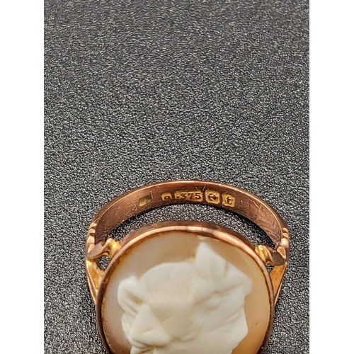 1 - 9ct Gold Cameo Ring Size P Fully Hallmarked ( Weight 4.5g)