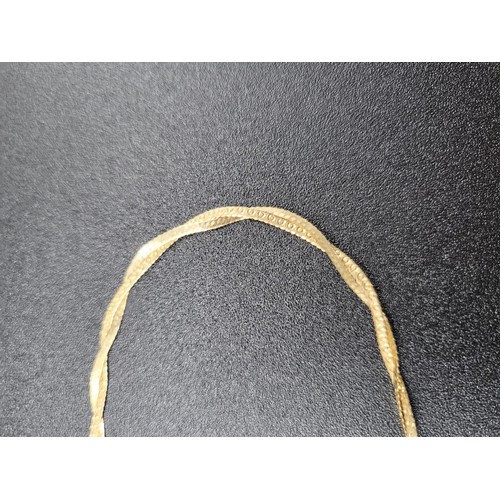 26 - 9ct Gold Twist Choker Necklace 40cm Long Unclasped (Weight 2.7g)