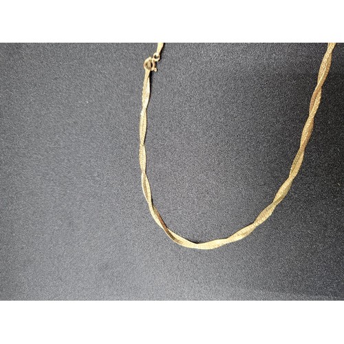 26 - 9ct Gold Twist Choker Necklace 40cm Long Unclasped (Weight 2.7g)