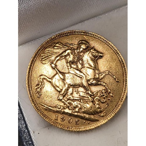 37 - 22ct Gold Full Sovereign Dated 1905 ( Weight 8g)