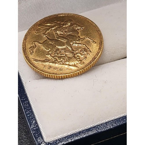 37 - 22ct Gold Full Sovereign Dated 1905 ( Weight 8g)