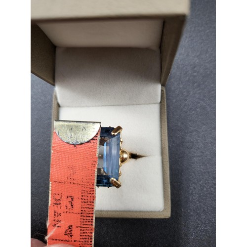 29 - 18ct Gold Large Aquamarine Cocktail Ring Fully Hallmarked Ring Size O Stone Size Measures an Impress... 