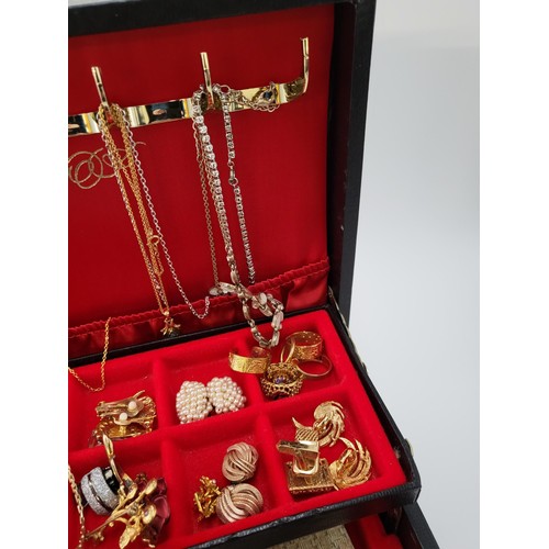 114 - Jewellery Box Full of Vintage & Modern Jewellery Includes Brooches, Necklaces, Rings Etc