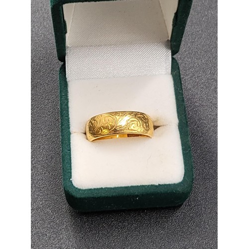 257 - 22ct Gold Wedding Band Ring with Foliage Design in Great Condition Fully Hallmarked Ring Size L( Wei... 