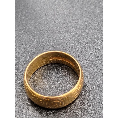 257 - 22ct Gold Wedding Band Ring with Foliage Design in Great Condition Fully Hallmarked Ring Size L( Wei... 