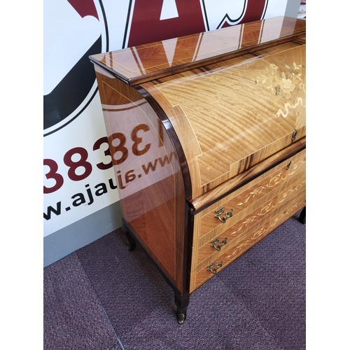 316 - Reproduction Bureau in Great Condition has Floral Design on Front Measures 91cm Wide by 48cm Deep 98... 