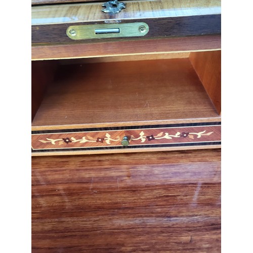 316 - Reproduction Bureau in Great Condition has Floral Design on Front Measures 91cm Wide by 48cm Deep 98... 