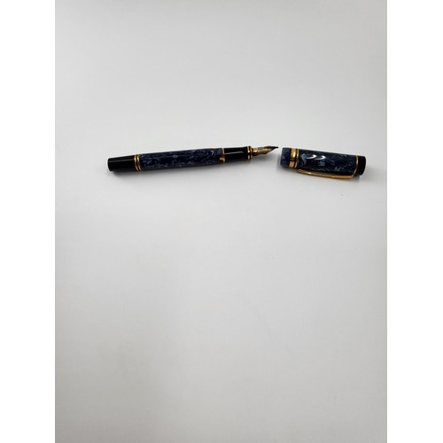 71 - Parker Duofold Centennial 18ct Gold Nib Marble Blue Effect Has small Chip out Thread part