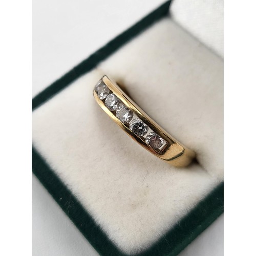 93 - 18ct Gold Six Stone Diamond Band Hallmarked 750 & Ring Size O ( Weighs 3.27g ) the item is in Lo... 