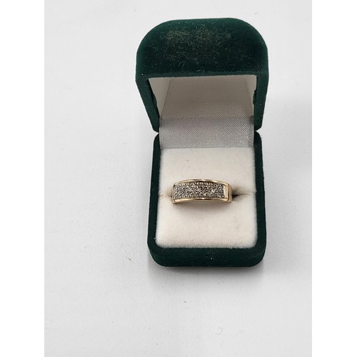 94 - 9ct Gold & Diamond Cluster Ring the size is L ( Weighs 3g) Fully hallmarked & Diamond Quanti... 
