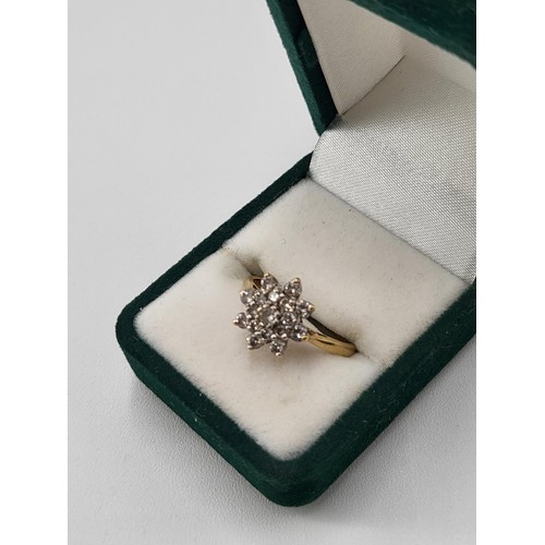 96 - 18ct Gold & Diamond Cluster Ring Fully Hallmarked (Weighs 2.96g) Nice Condition Rings Size L... 