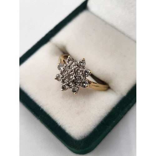 96 - 18ct Gold & Diamond Cluster Ring Fully Hallmarked (Weighs 2.96g) Nice Condition Rings Size L... 