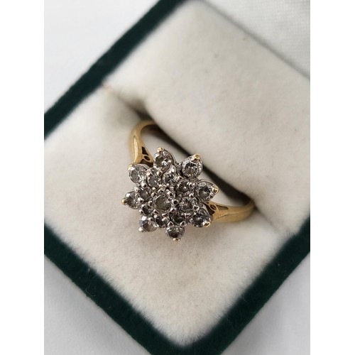 96 - 18ct Gold & Diamond Cluster Ring Fully Hallmarked (Weighs 2.96g) Nice Condition Rings Size L... 