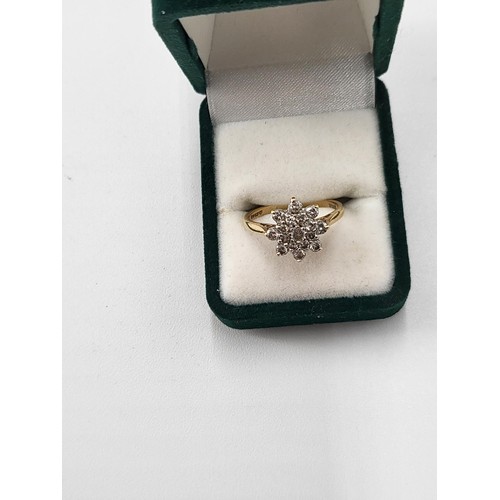 96 - 18ct Gold & Diamond Cluster Ring Fully Hallmarked (Weighs 2.96g) Nice Condition Rings Size L... 