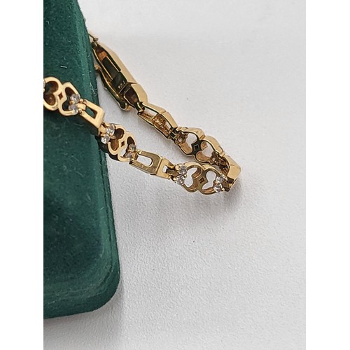 98 - 18ct Gold & Cubic Zirconia Love Heart Bracelet Fully Hallmarked 750 ( Weighs 7.5g) Measures 18cm... 