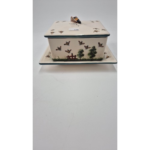 196 - Griselda Hill Porcelain Square Honey Pot & Cover on PlatePlate 19cm SquareHoneypot 15cm Square H... 