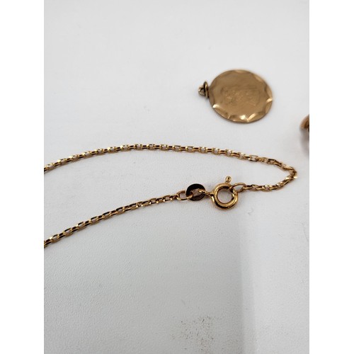 33 - 9ct Gold Bracelet & Pendants Weighs 5g