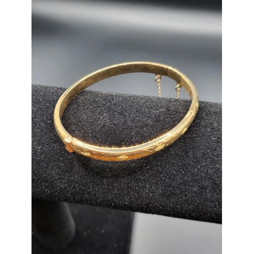 44 - 9ct Gold Bangle with No Dents or Dings Measures 18.5cm in Circumference (Weighs 7.3g)