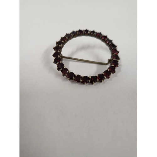 39 - 9ct Unhallmarked Electronically Tested Garnet Brooch Very Nice Condition Measures 3cm in Diameter Ha... 