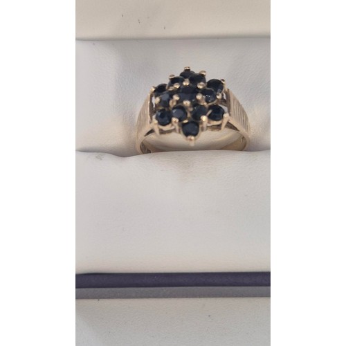 318 - 9ct Gold & Sapphire Ring Size N ( Weighs 3.1g)