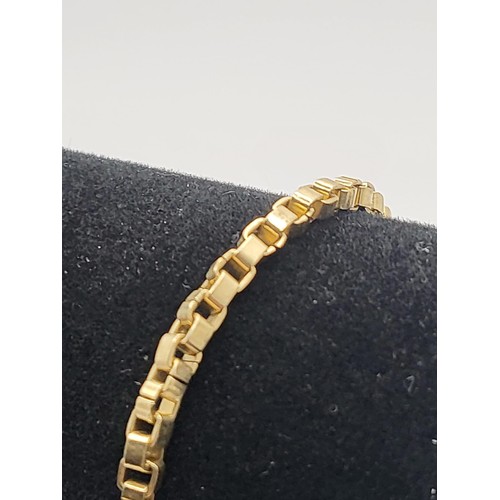 6 - 9ct Gold Link Bracelet Measures 9cm Long Doesn't Unclasp Solid Chain Weighs 11.5g Unhallmarked Elect... 