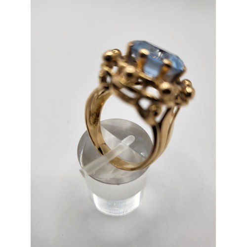 12 - 18ct Gold Aquamarine Ring Unhallmarked but Electronically Tested Ring Size N Weighs 8.3g